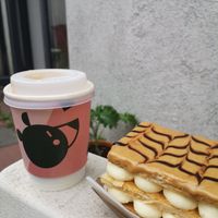 Coffee and coffee slice at Bear Lemon in Dublin