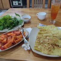 Tofu with tomato sauce (was Luke warm) banh xeo was good. The sauces smell is I really disliked at Hoang Nhi - P1 in Da Lat