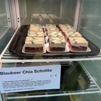 BlaubeerchiaschnitteN at Louie's Grünepflaume in Hamburg