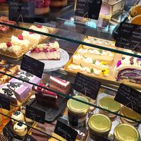 🍰🧁🍪🌱 at Eter Vegan Bakery in Warsaw