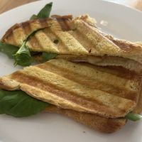 Tostado de rúcula y jamón  at JUCYLUCY in Montevideo
