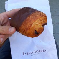 3,5€ vegan pain au Chocolat it's good,, and good quality chocolate at La Pastisseria in Barcelona