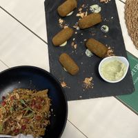 Húmus e croquetes de espinafres   at Cocos in Foz Do Arelho