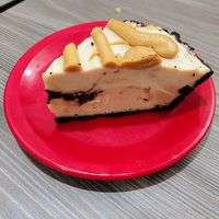 Coc/pb ice cream cake at Cheezy Vegan in Woodlyn