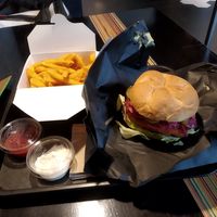 Matcho Vish und Red Fries at UNMEAT in Zurich