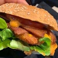 Rösti&Vacon burger at UNMEAT in Zurich