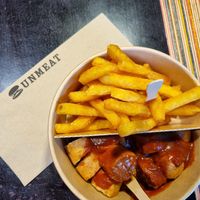 Currybanger ♡ at UNMEAT in Zurich