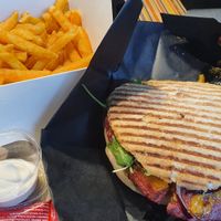 Fuckaccia and fries at UNMEAT in Zurich