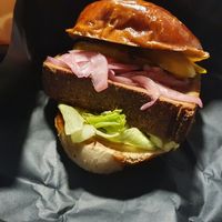 The Meat loaf burger was one of my favourites so far #Veganuary at UNMEAT in Zurich