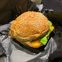 Rösti & vacon burger #Veganuary at UNMEAT in Zurich