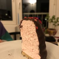 Raspberry flavoured flødebolle  at Glean - Torvehallerne in Copenhagen