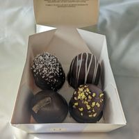 Vegan flødeboller at Glean - Torvehallerne in Copenhagen