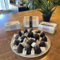 Glean flødeboller, marshmallows and some from Spangsberg (non-vegan)  at Glean - Torvehallerne in Copenhagen