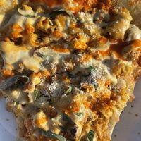 Mac & cheese pizza w Buffalo chikn   at Love Amaro Pizzeria in Venice