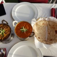 AUBERGINE BHAJI
and TADKA DAAL
with plain chapati - all vegan and veeery tasty at Mr Singh's in Tenerife