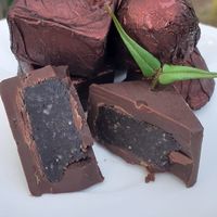 Trufa de avelã at Veganila in Paraty