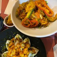 Kari Kari roll sushi (veganized) and vegetables tempura at Fujiyama Sushi Bar in A Coruna