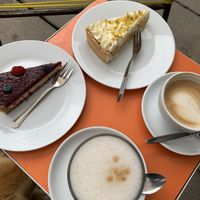 Cappuccino, Berrycake and Peachcake at KAWA in Dresden