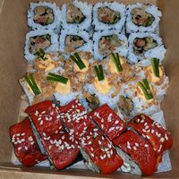 OMFG set at Green Sushi - Pop up in Msida