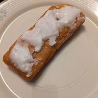 White Iced Long John at Lindsey's Bakery in Circleville