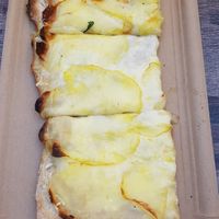 Vegan potato truffle pizza at Pizzesco Sprint - Kazmairstraße in Munich