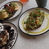 Vegan seasonal-avocado sandwich 😍 Oat-late and homemade strawberry and rhubarb lemonade. 😍 (the one with egg and bacon is not vegan nor vegetarian)   at Brunchoteket in Gothenburg