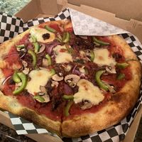 Italian pizza at Lolly's Pantry in North Palm Beach