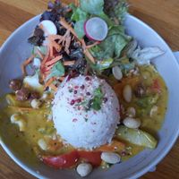 Vegane Curry Bowl at Le Café in Ingolstadt
