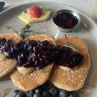 pancakes bleuets-citron at Astoria Bistro Botanique in Gatineau