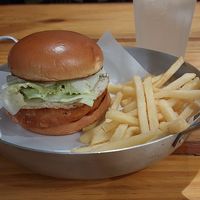 Um dos melhores ♡ at Hasta la Vegan Burger in Americana