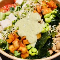 Healthy Bowl mit  fermentierten Zutaten   at THE_B in Tokyo
