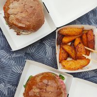 Piemunteis, Mulingiano & patate at Van Ver Burger in Turin