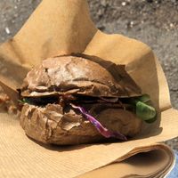 New rant con seitan brasato 😋  at Van Ver Burger in Turin