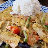 Yellow vegan Chick'n curry at Tom Yum in Surprise