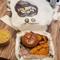 H.A.V burger and thic and yella mac&cheese  at Houstatlantavegan in Houston