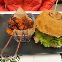 Vegan burger + sweet potato fries at Urban Brunch Lab in Trento