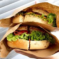 Omelette Bagel and BLT Bagel
Fresh and AMAZING at Radikalecker in Berlin