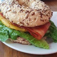 Chickpea omelette, vegan bacon bagel at Radikalecker in Berlin