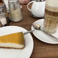 NYC mango cheezecake & Karamell Latte (soy)  at Radikalecker in Berlin