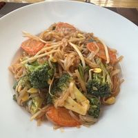 vegetable pad thai with rice noodles  at Thaiverse in Middleburg