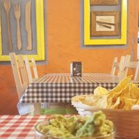Guacamole com nachos at Tétés Burritos in Cascais