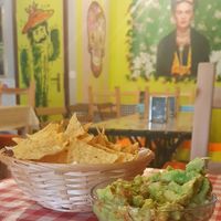 Guacamole com nachos at Tétés Burritos in Cascais
