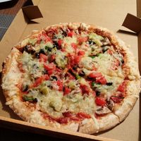Veggie Pizza with vegan cheese at Sylvie's American Pizza in Bitburg