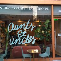 Storefront at Aunts et Uncles in Brooklyn
