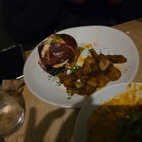 Smash burger 🔥 at Aunts et Uncles in Brooklyn