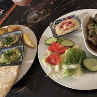 Starters - 4 dip & mushrooms 🍄   at Café le Hygge in Munich