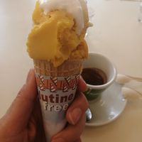 Vegan cocco and mango in gf cone at Puro & Bio in Ravenna