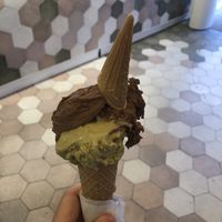 Cono medio gusto bacio e pistacchio  at Puro & Bio in Ravenna
