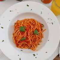Pasta pomodoro e basilico at Gastronomia Italiana in Cascais