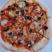 Vegan vegetable pizza at Gastronomia Italiana in Cascais